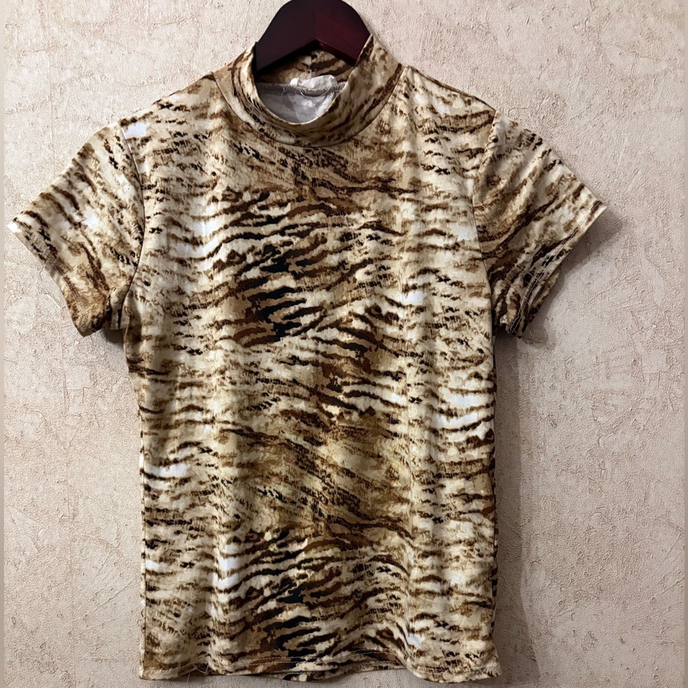 💕Olivia Rae Short Sleeve Mockneck Animal Print Top